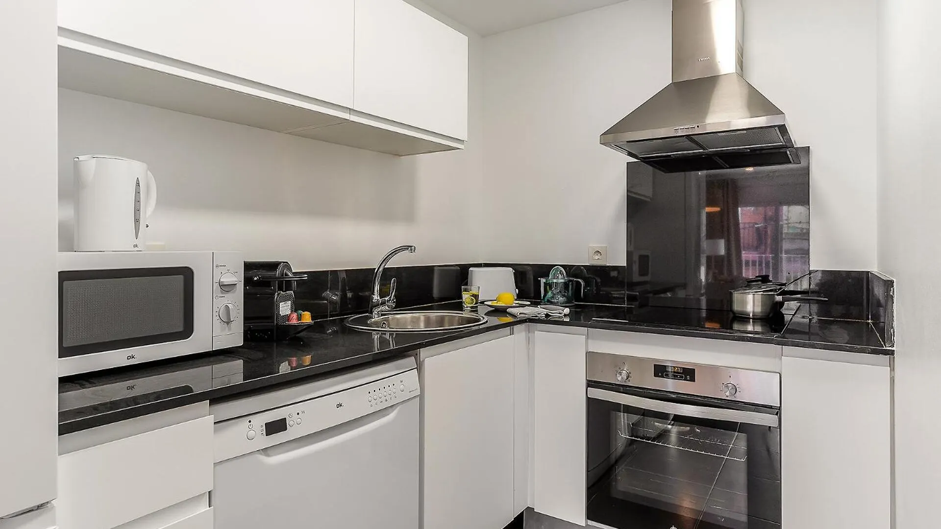4237 - Ab Santa Coloma III Apartment Barcelona